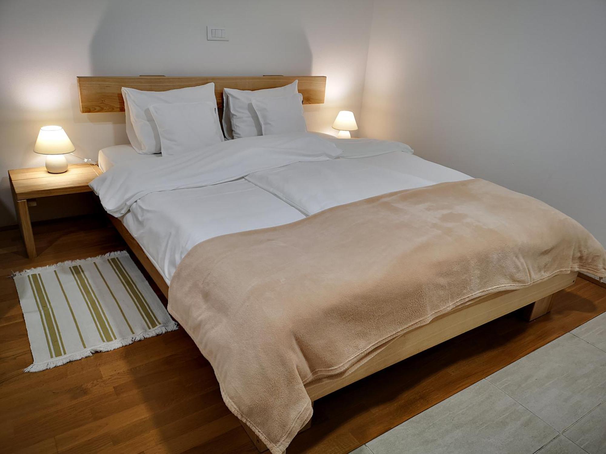 Pr'Fik Apartments Kranj Zimmer foto