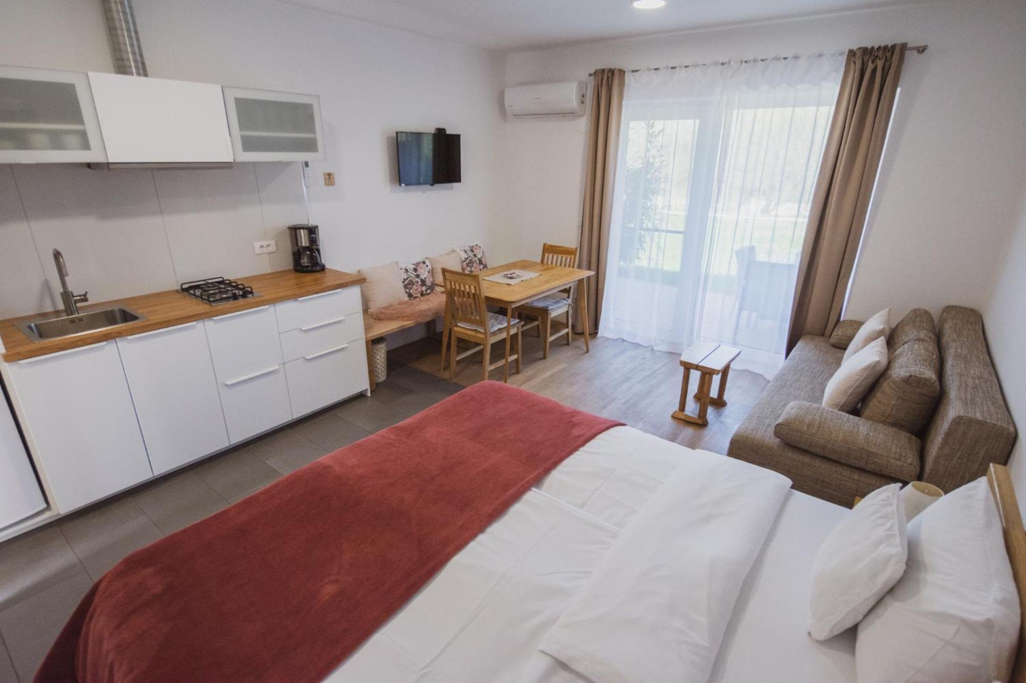 Pr'Fik Apartments Kranj Zimmer foto
