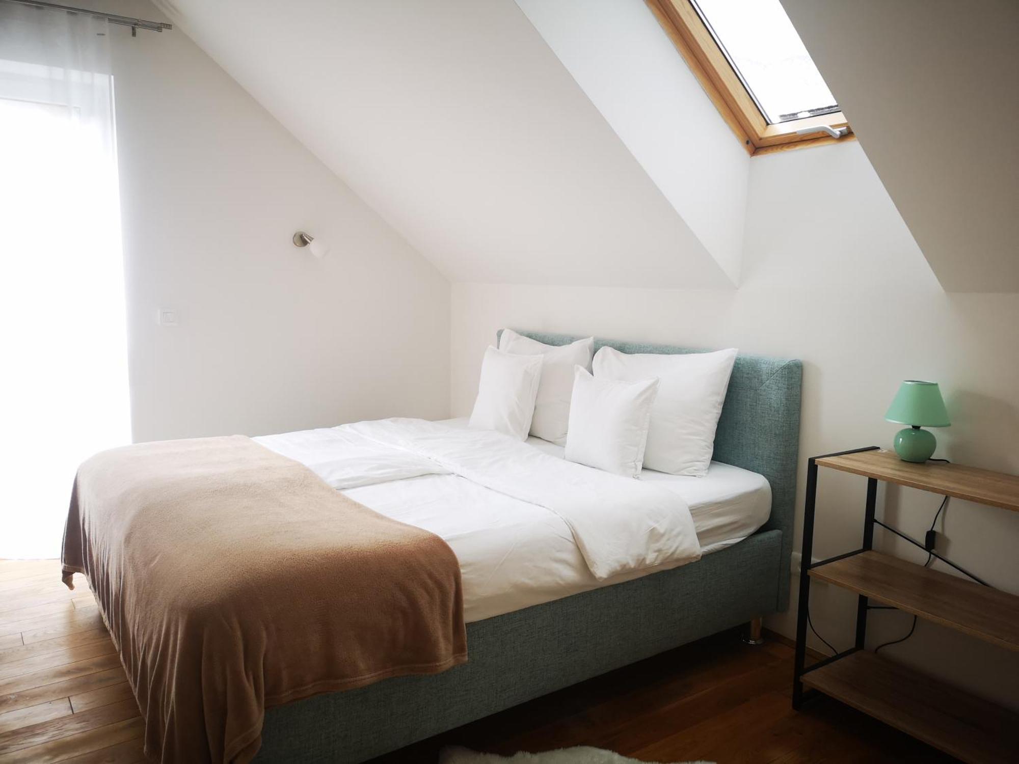 Pr'Fik Apartments Kranj Zimmer foto