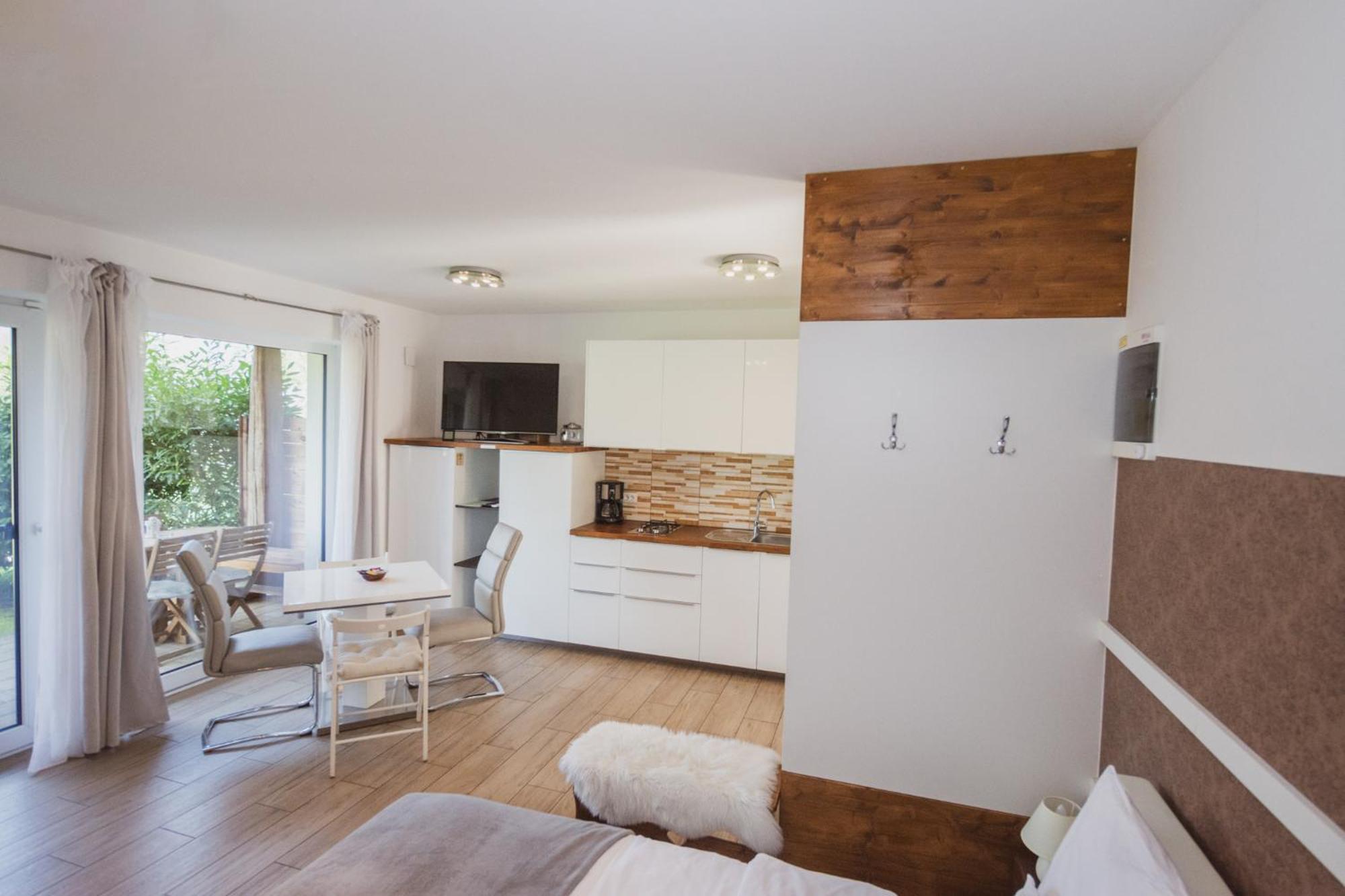 Pr'Fik Apartments Kranj Zimmer foto