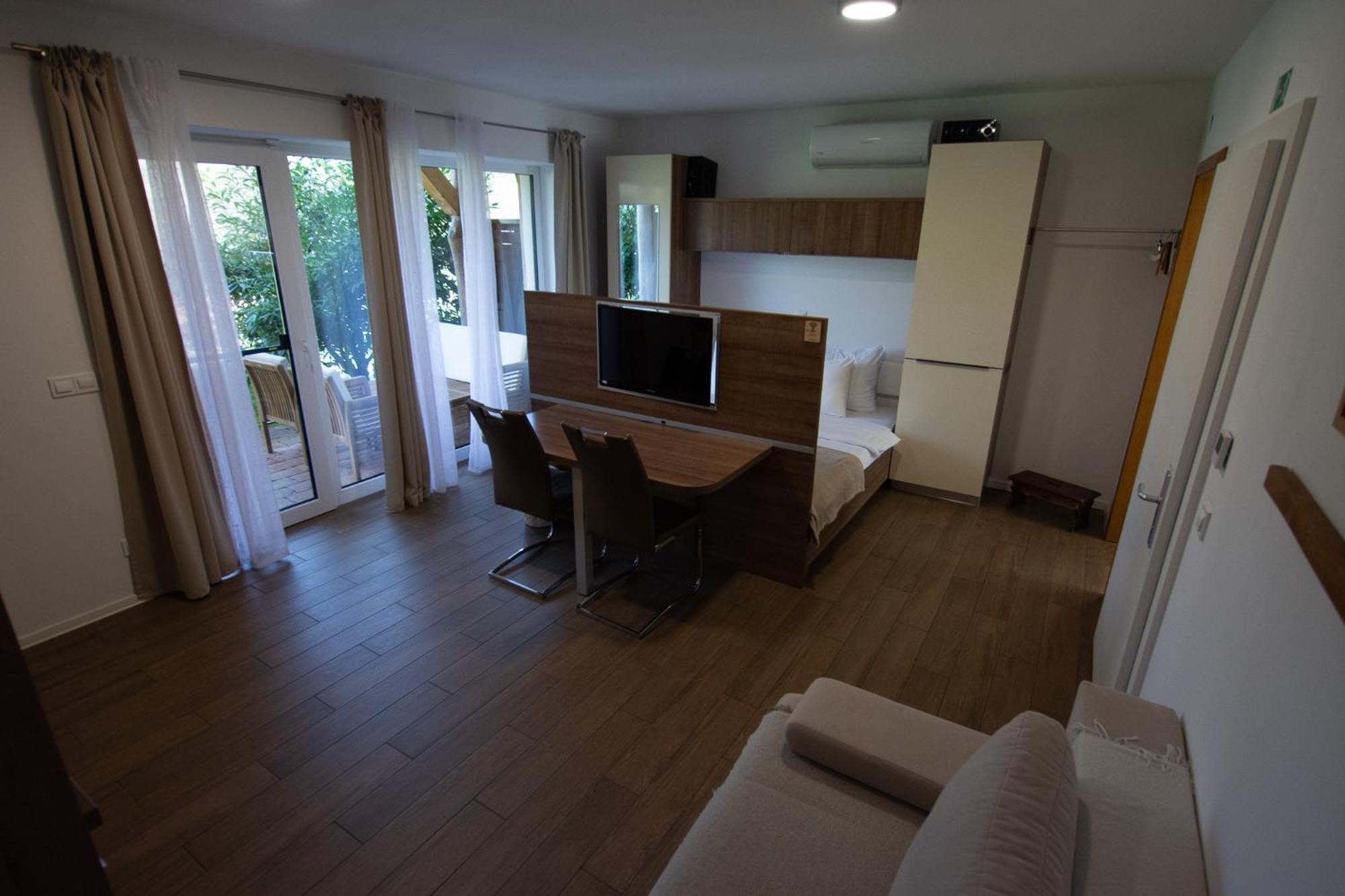 Pr'Fik Apartments Kranj Zimmer foto
