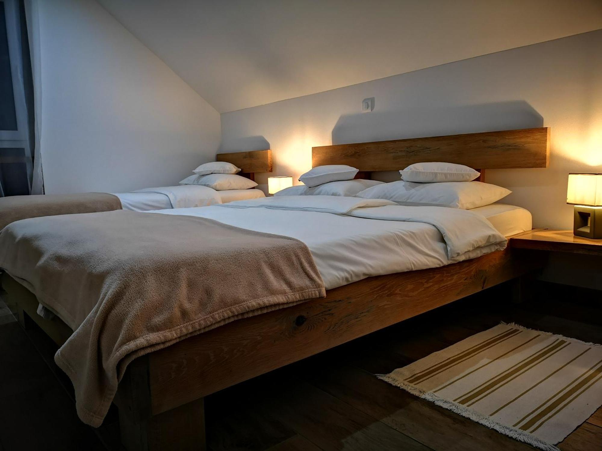 Pr'Fik Apartments Kranj Zimmer foto