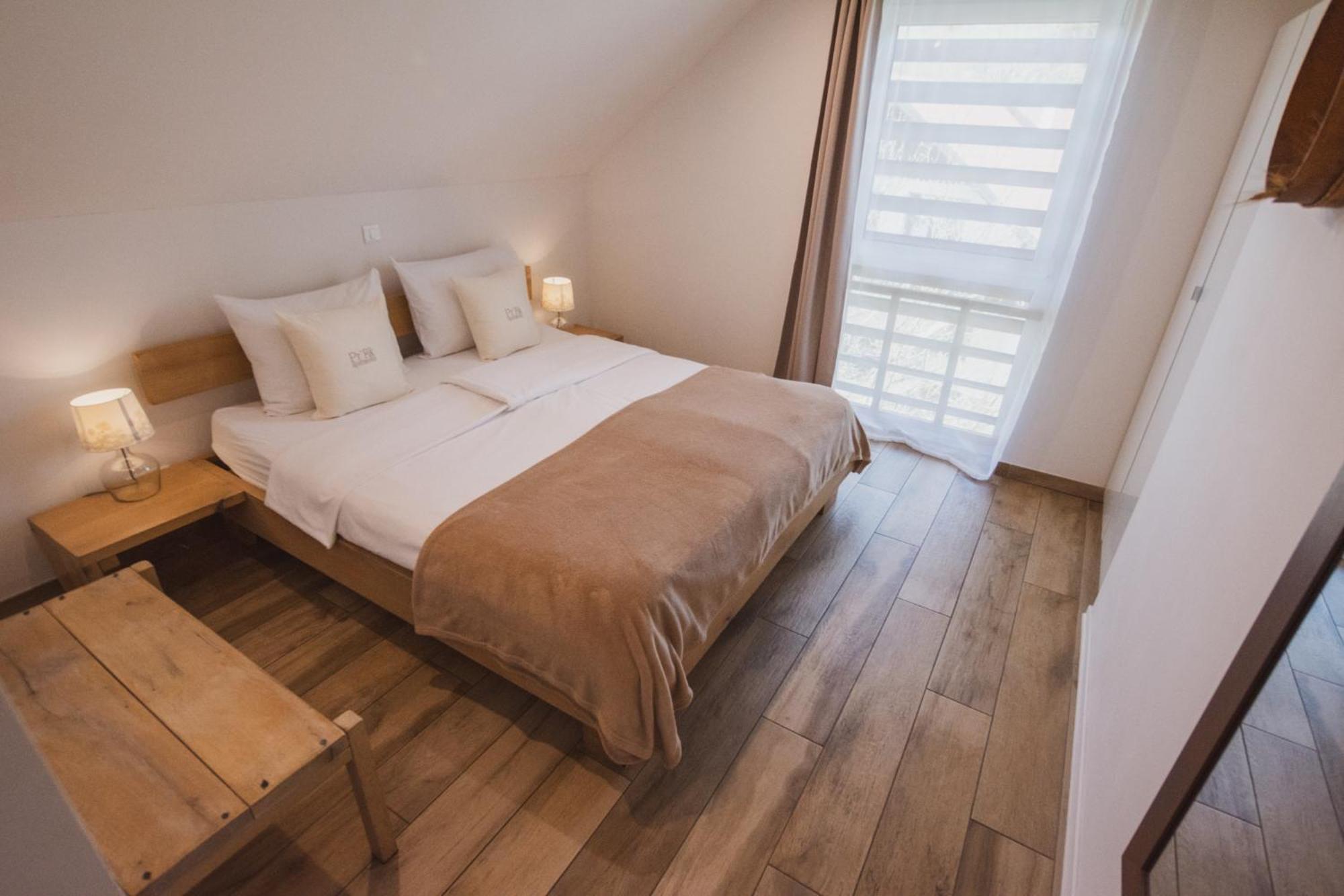 Pr'Fik Apartments Kranj Zimmer foto