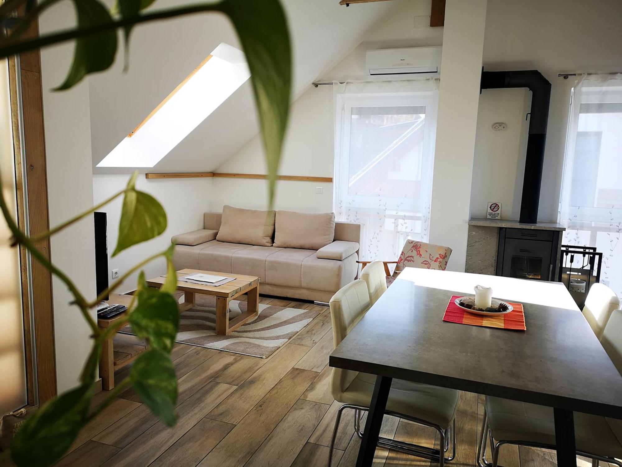 Pr'Fik Apartments Kranj Zimmer foto