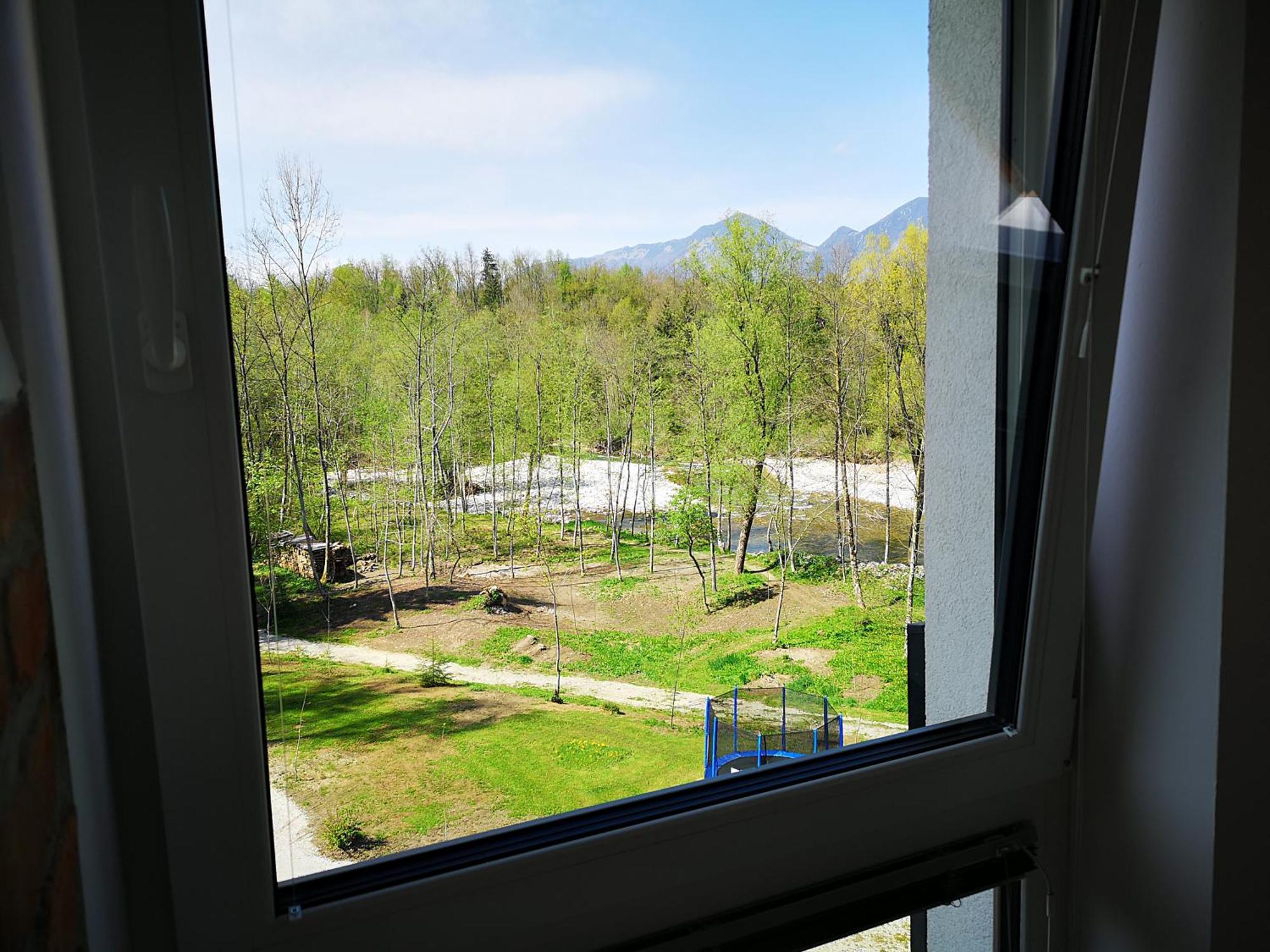 Pr'Fik Apartments Kranj Zimmer foto