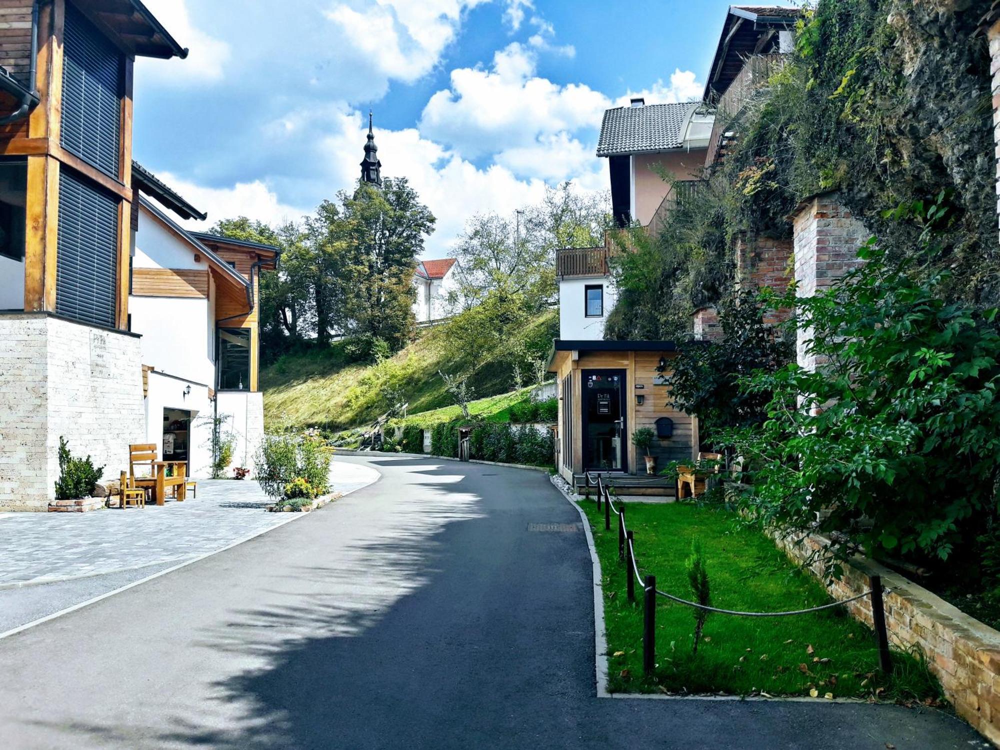 Pr'Fik Apartments Kranj Exterior foto