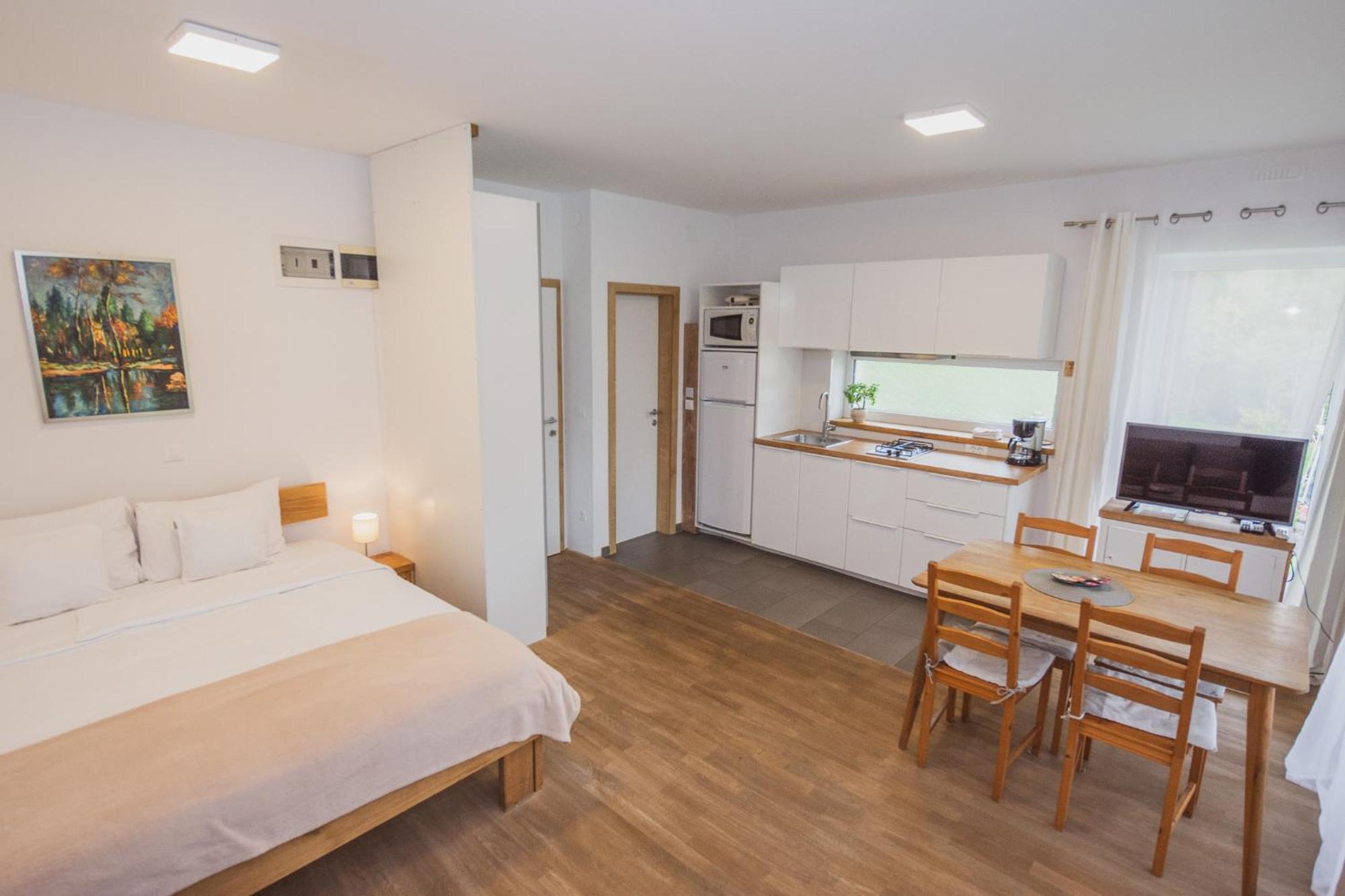 Pr'Fik Apartments Kranj Exterior foto