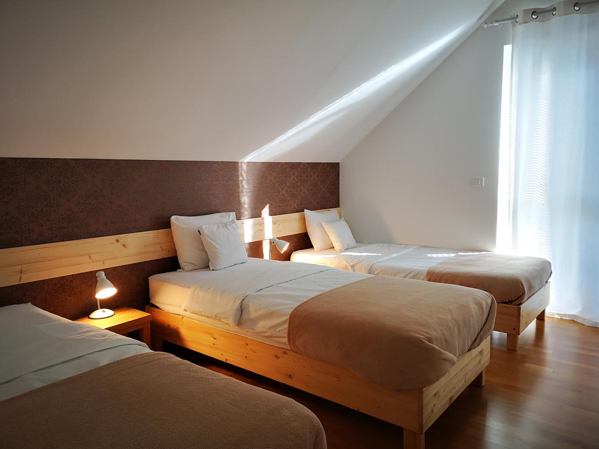 Pr'Fik Apartments Kranj Zimmer foto